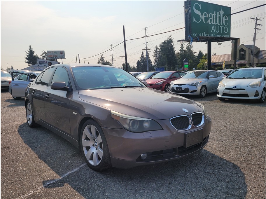 2004 BMW 5 Series Series 530i Sedan 4D