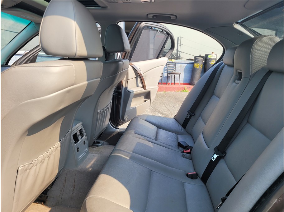 2004 BMW 5 Series Series 530i Sedan 4D