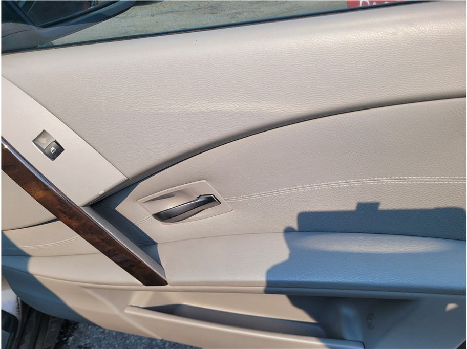 2004 BMW 5 Series Series 530i Sedan 4D