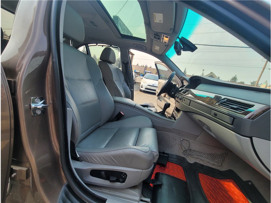 2004 BMW 5 Series Series 530i Sedan 4D