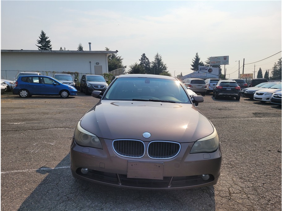 2004 BMW 5 Series Series 530i Sedan 4D