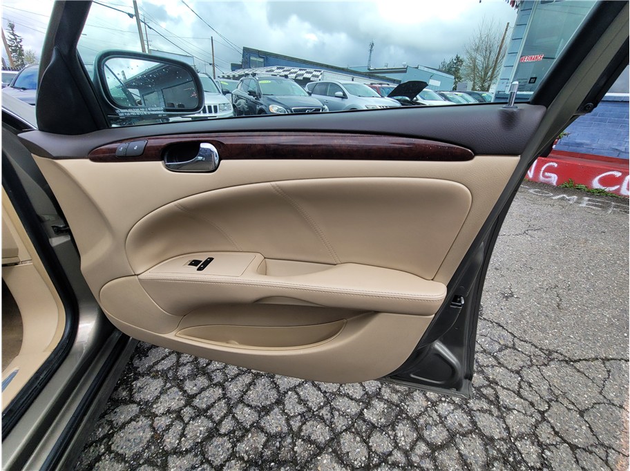 2011 Buick Lucerne CXL Sedan 4D