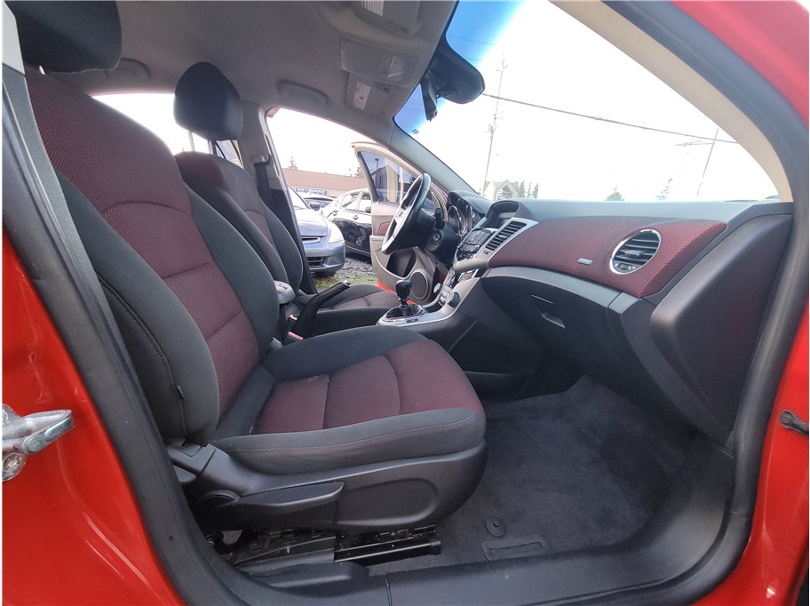 2012 Chevrolet Cruze LT Sedan 4D