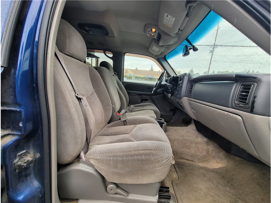 2003 Chevrolet Suburban 1500 LS Sport Utility 4D