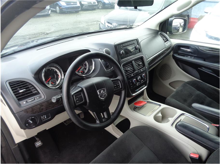 2016 Dodge Grand Caravan Passenger SXT Minivan 4D