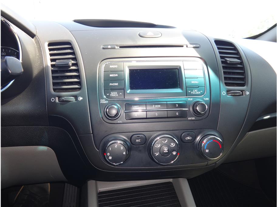 2008 Dodge Ram 1500 Quad Cab ST Pickup 4D 6 1/4 ft