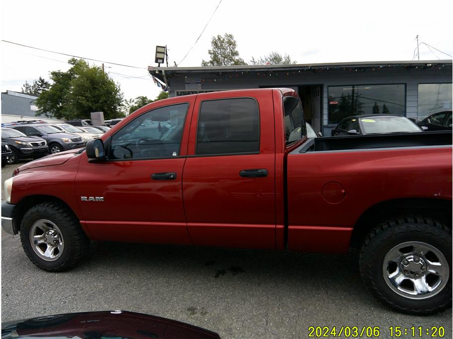 2008 Dodge Ram 1500 Quad Cab ST Pickup 4D 6 1/4 ft