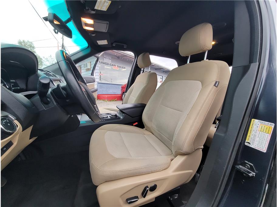 2017 Ford Explorer XLT Sport Utility 4D