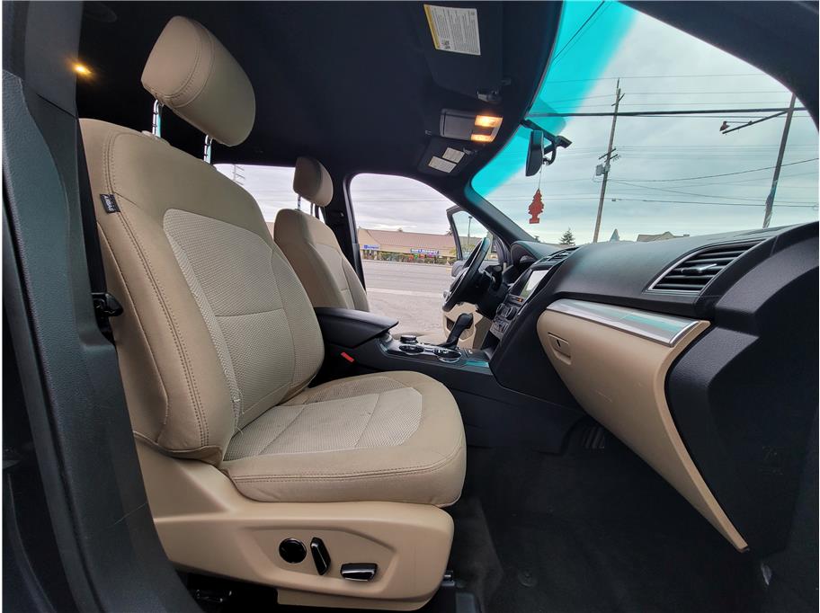 2017 Ford Explorer XLT Sport Utility 4D