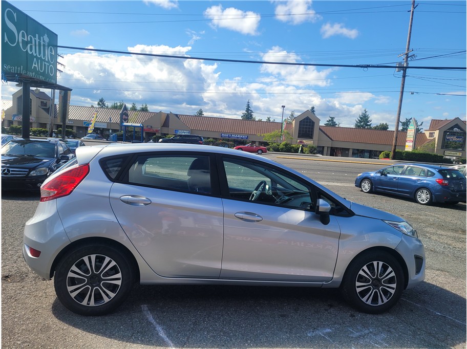 2012 Ford Fiesta SE Hatchback 4D