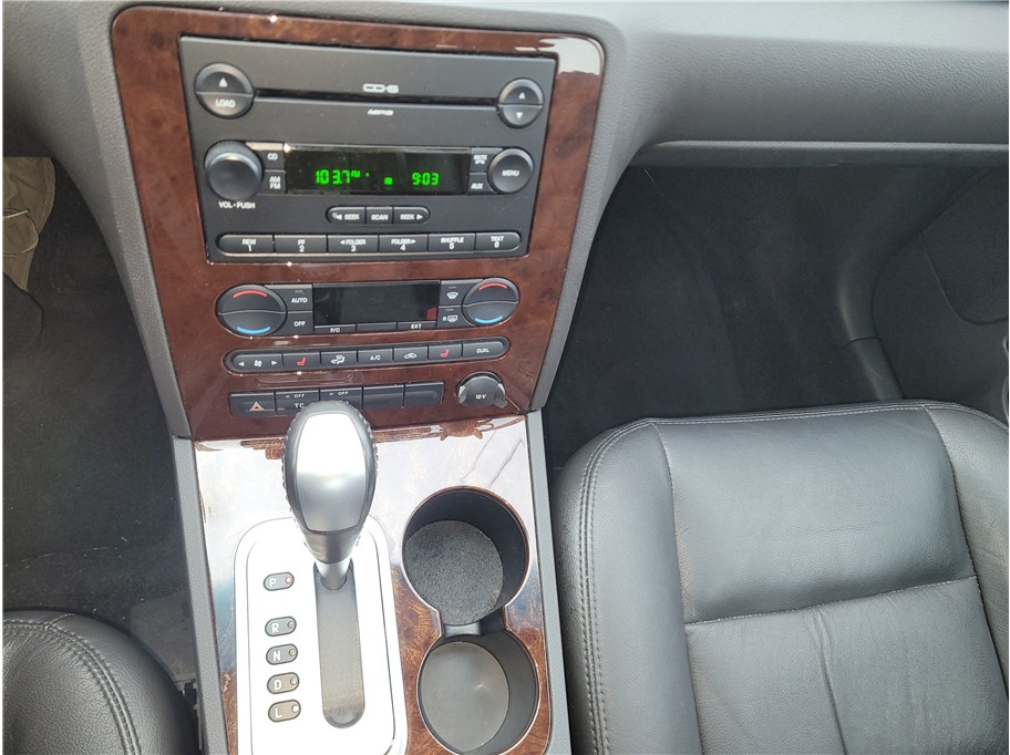 2005 Ford Five Hundred Limited Sedan 4D