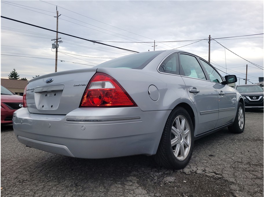 2005 Ford Five Hundred Limited Sedan 4D