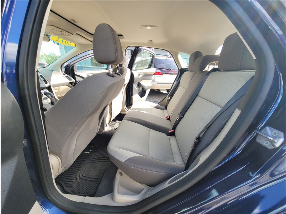 2012 Ford Focus SE Hatchback 4D