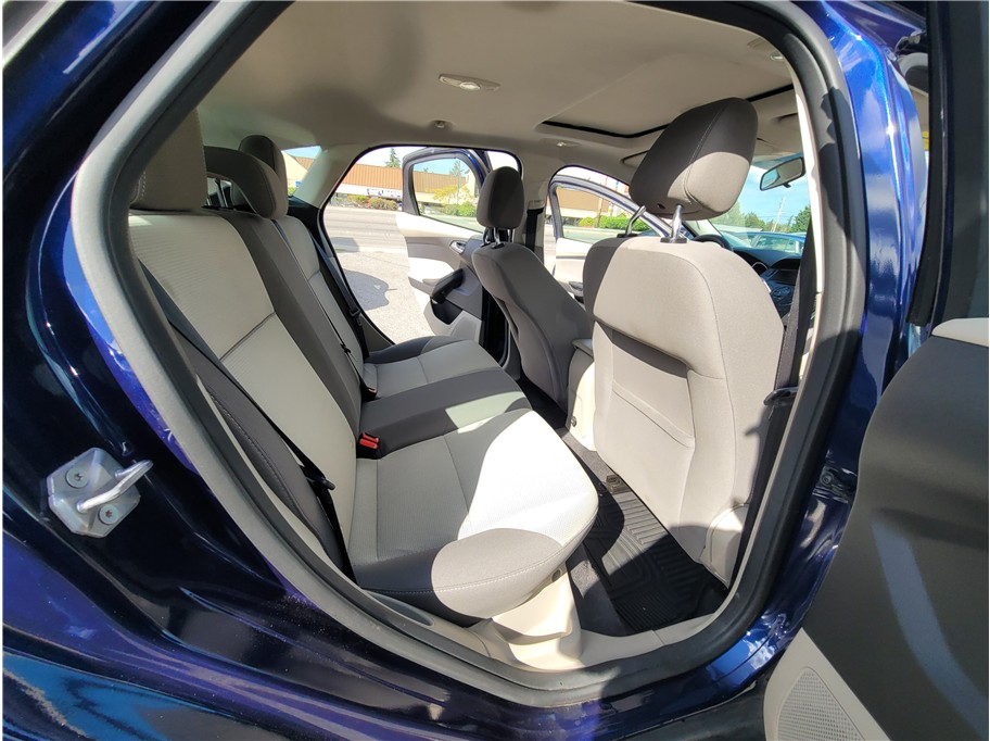 2012 Ford Focus SE Hatchback 4D