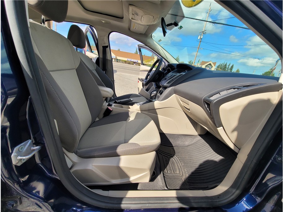 2012 Ford Focus SE Hatchback 4D