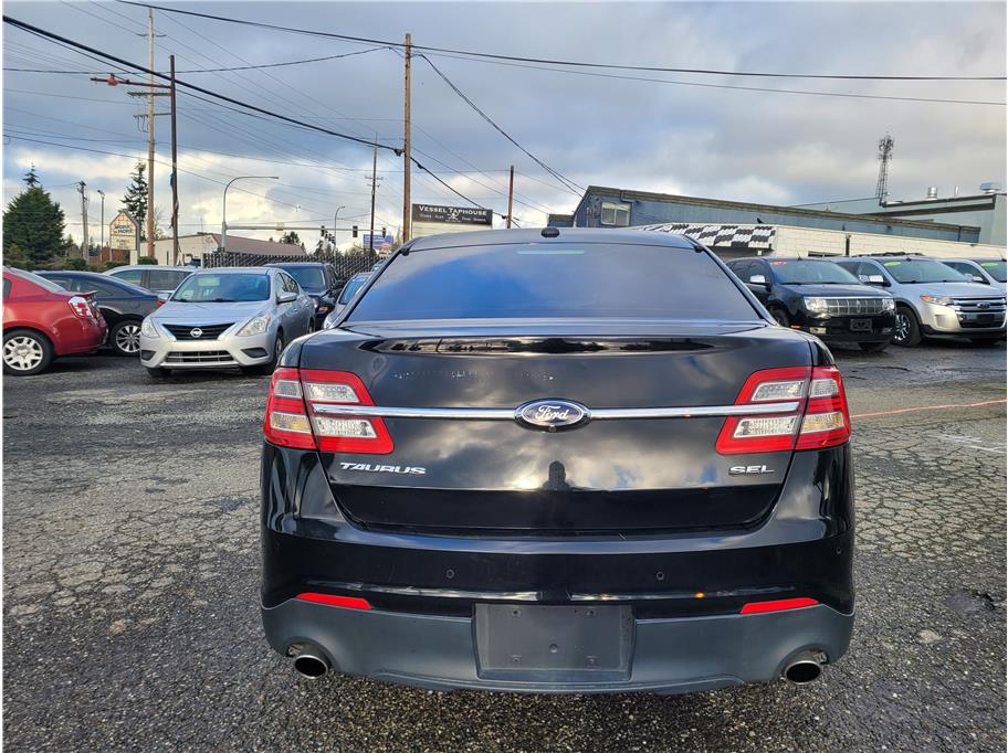2016 Ford Taurus SEL Sedan 4D