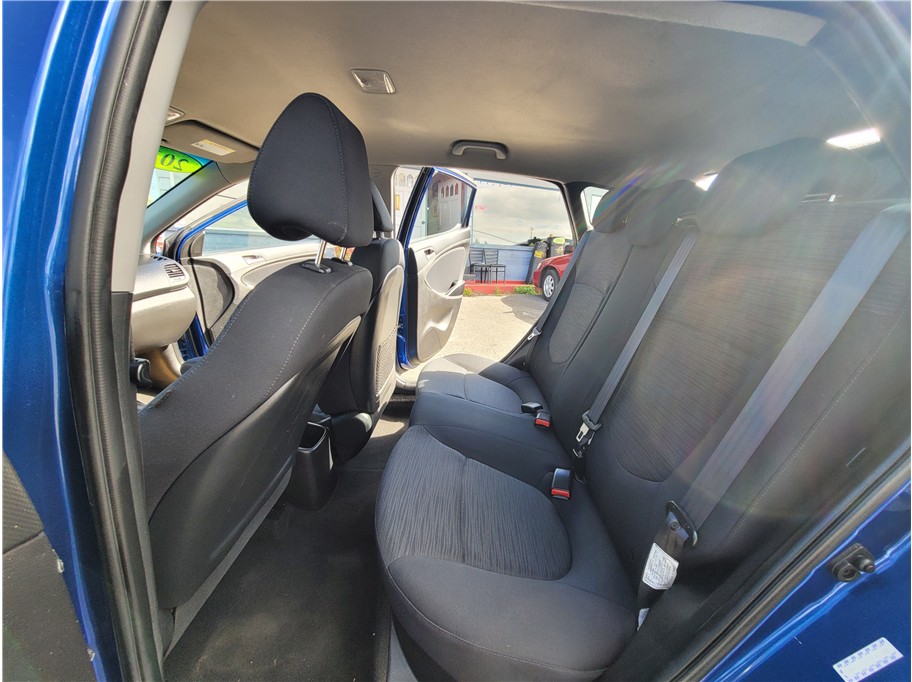 2016 Hyundai Accent SE Hatchback 4D