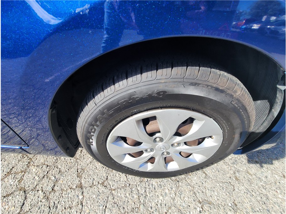 2016 Hyundai Accent SE Hatchback 4D