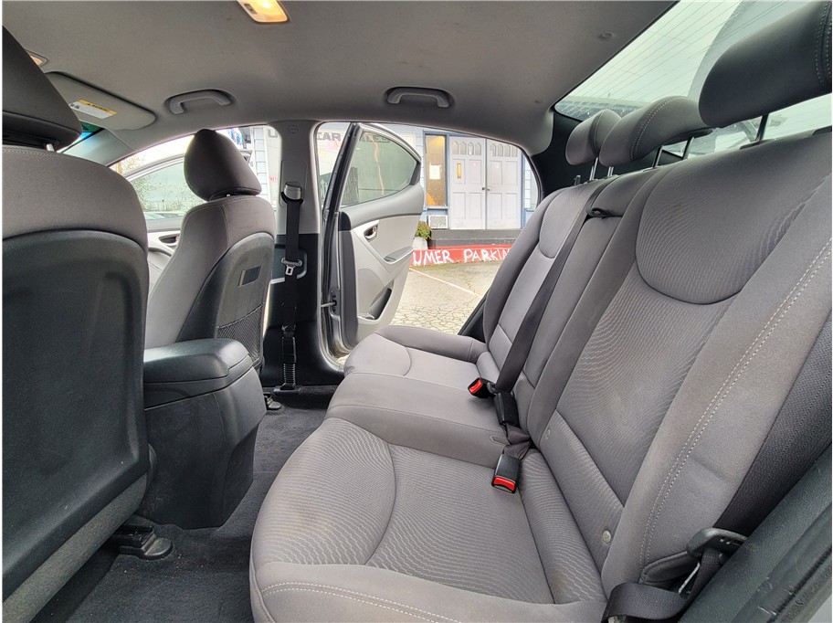 2015 Hyundai Elantra SE Sedan 4D