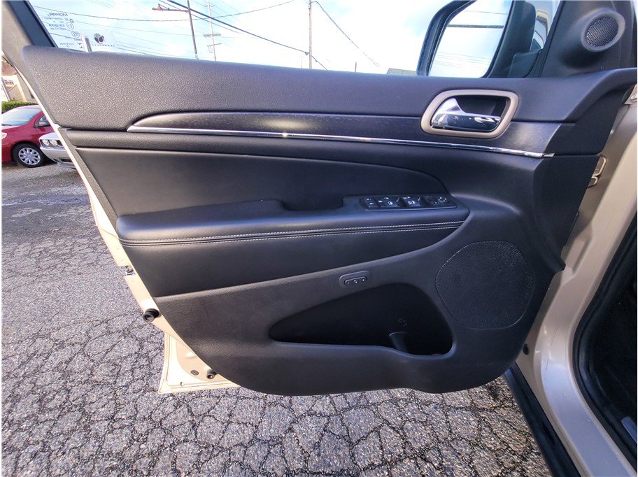 2015 Jeep Grand Cherokee Cherokee Limited Sport Utility 4D