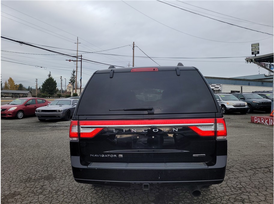 2016 Lincoln Navigator L Select Sport Utility 4D