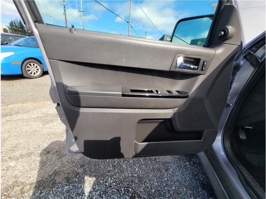 2008 Mazda Tribute i Sport Utility 4D