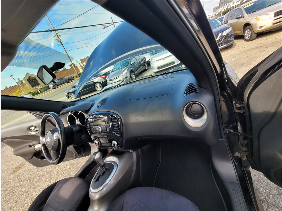 2012 Nissan JUKE SV Sport Utility 4D