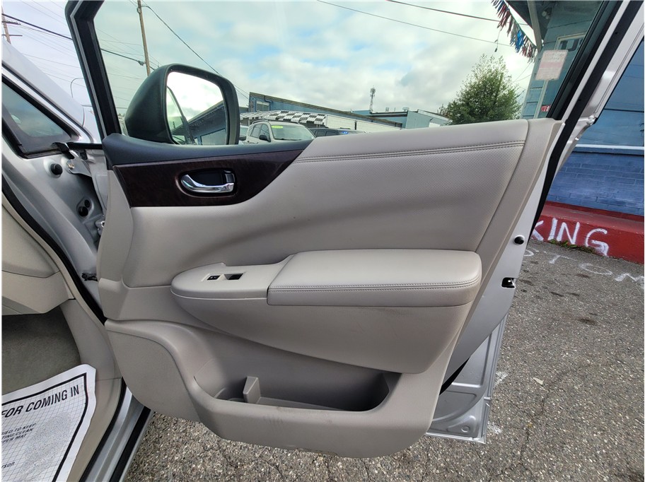 2012 Nissan Quest S Minivan 4D