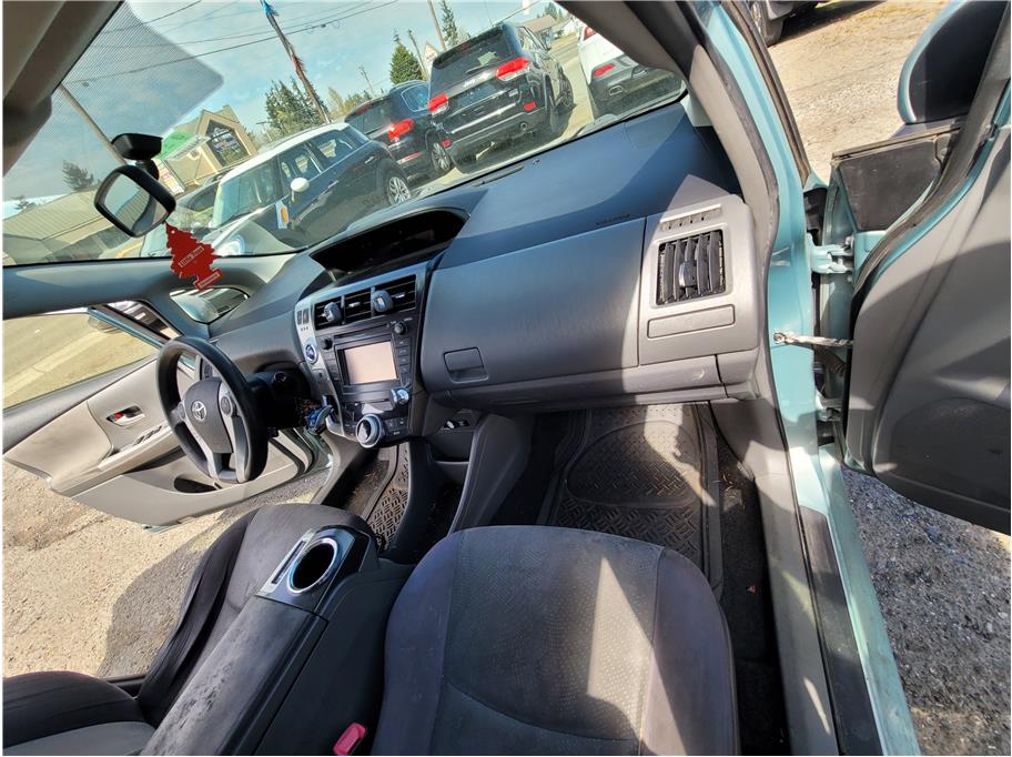 2013 Toyota Prius v Two Wagon 4D