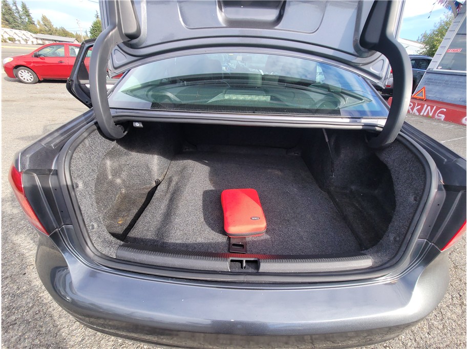 2014 Volkswagen Passat 1.8T Wolfsburg Edition Sedan 4D