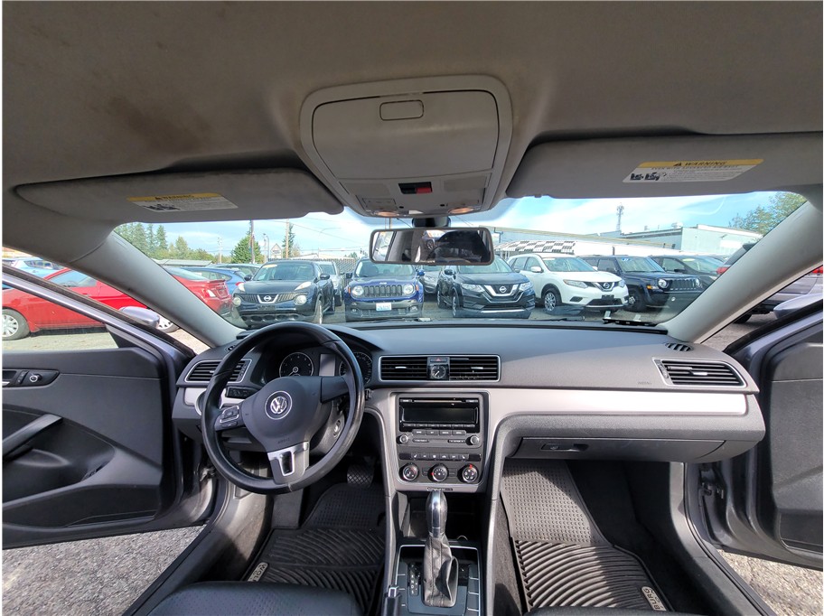 2014 Volkswagen Passat 1.8T Wolfsburg Edition Sedan 4D