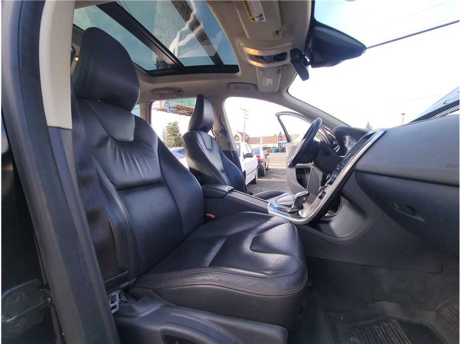 2013 Volvo XC60 T6 Sport Utility 4D